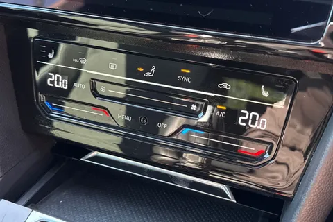 YR22MLZ Volkswagen Arteon 2.0 TSI R-Line 5dr DSG ⭐20' Nashville, Climate Windscreen, Dynamic Chassis⭐ Thumbnail #23