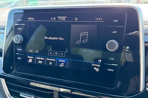 ML72YEE Volkswagen T-Roc 1.5 TSI R-Line 5dr ⭐1 Year VW Warranty⭐ Thumbnail #51