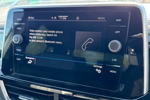 ML72YEE Volkswagen T-Roc 1.5 TSI R-Line 5dr ⭐1 Year VW Warranty⭐ Thumbnail #52