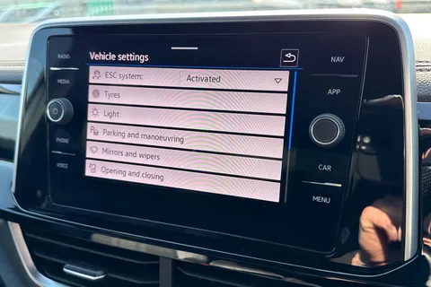 ML72YEE Volkswagen T-Roc 1.5 TSI R-Line 5dr ⭐1 Year VW Warranty⭐ Thumbnail #55