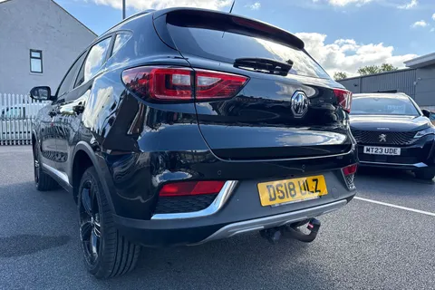 16 of 43 for MG Mg Zs 1.5 VTi-TECH Exclusive Euro 6 (s/s) 5dr