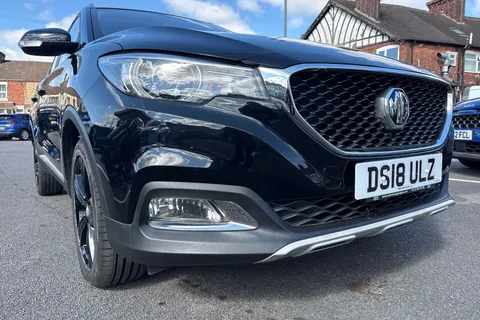 17 of 43 for MG Mg Zs 1.5 VTi-TECH Exclusive Euro 6 (s/s) 5dr
