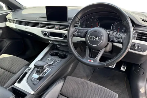 KW19VDX Audi A4 Avant 2.0 TDI 40 S line S Tronic quattro Euro 6 (s/s) 5dr Thumbnail #15