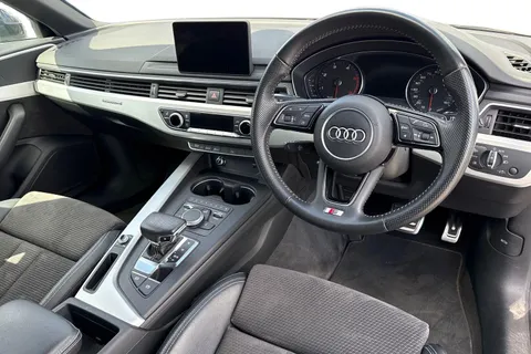 KW19VDX Audi A4 Avant 2.0 TDI 40 S line S Tronic quattro Euro 6 (s/s) 5dr Thumbnail #19