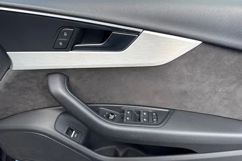 KW19VDX Audi A4 Avant 2.0 TDI 40 S line S Tronic quattro Euro 6 (s/s) 5dr Thumbnail #22