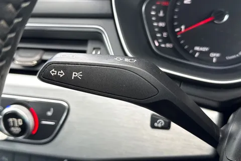 KW19VDX Audi A4 Avant 2.0 TDI 40 S line S Tronic quattro Euro 6 (s/s) 5dr Thumbnail #50