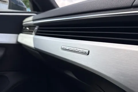 KW19VDX Audi A4 Avant 2.0 TDI 40 S line S Tronic quattro Euro 6 (s/s) 5dr Thumbnail #56