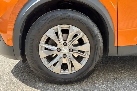 DG23PRZ PEUGEOT 2008 1.2 PureTech Active Premium + Euro 6 (s/s) 5dr Thumbnail #12