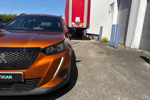 DG23PRZ PEUGEOT 2008 1.2 PureTech Active Premium + Euro 6 (s/s) 5dr Thumbnail #26