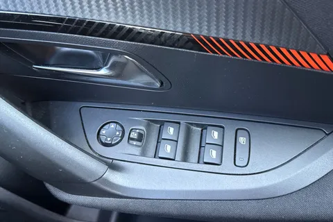 DG23PRZ PEUGEOT 2008 1.2 PureTech Active Premium + Euro 6 (s/s) 5dr Thumbnail #40