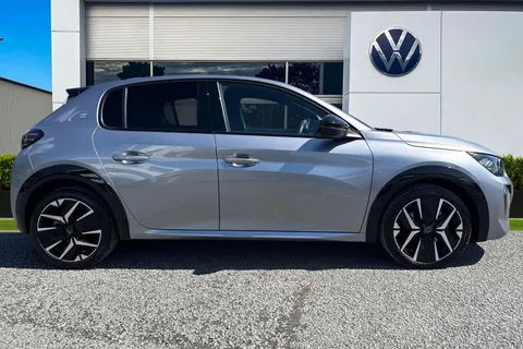 DG25FWE PEUGEOT e-208 51kWh GT Auto 5dr (7.4kW Charger) Thumbnail #4