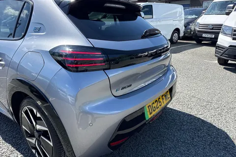 DG25FWE PEUGEOT e-208 51kWh GT Auto 5dr (7.4kW Charger) Thumbnail #9