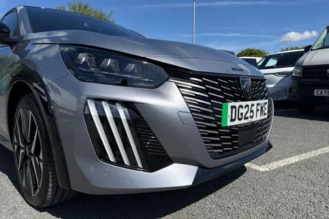 DG25FWE PEUGEOT e-208 51kWh GT Auto 5dr (7.4kW Charger) Thumbnail #10