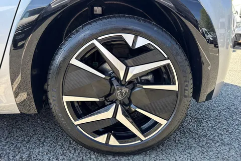 DG25FWE PEUGEOT e-208 51kWh GT Auto 5dr (7.4kW Charger) Thumbnail #12