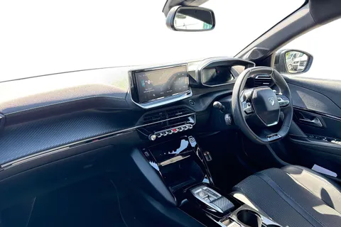 DG25FWE PEUGEOT e-208 51kWh GT Auto 5dr (7.4kW Charger) Thumbnail #16