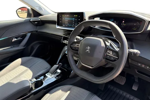TRZ4499 PEUGEOT e-2008 50kWh Allure Premium Auto 5dr Thumbnail #14