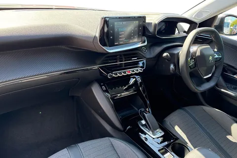 TRZ4499 PEUGEOT e-2008 50kWh Allure Premium Auto 5dr Thumbnail #15