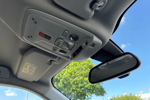 TRZ4499 PEUGEOT e-2008 50kWh Allure Premium Auto 5dr Thumbnail #60