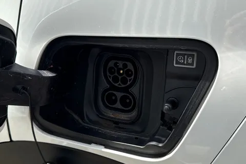 VK72YEX PEUGEOT e-2008 50kWh Allure Premium + Auto 5dr (7kW Charger) Thumbnail #31