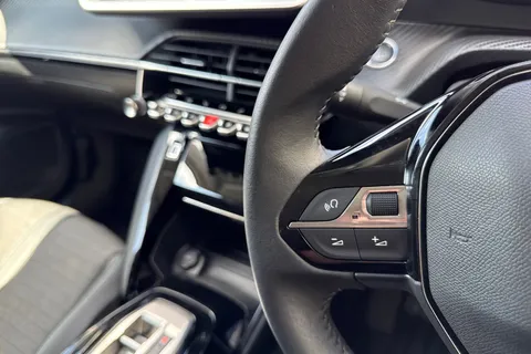 VK72YEX PEUGEOT e-2008 50kWh Allure Premium + Auto 5dr (7kW Charger) Thumbnail #37