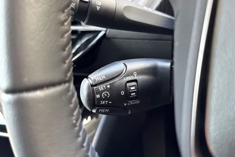 VK72YEX PEUGEOT e-2008 50kWh Allure Premium + Auto 5dr (7kW Charger) Thumbnail #39