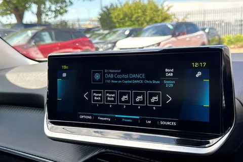VK72YEX PEUGEOT e-2008 50kWh Allure Premium + Auto 5dr (7kW Charger) Thumbnail #42