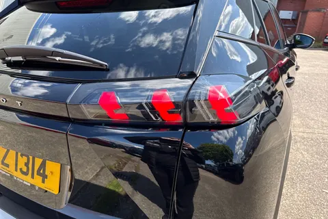 SXZ1314 PEUGEOT e-2008 50kWh Allure Premium + Auto 5dr (7kW Charger) Thumbnail #8