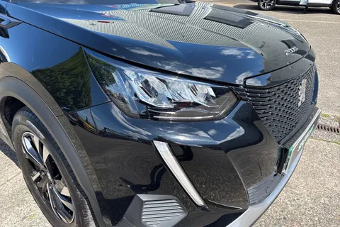 SXZ1314 PEUGEOT e-2008 50kWh Allure Premium + Auto 5dr (7kW Charger) Thumbnail #9