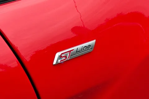 30 of 49 for Ford Fiesta 1.0T EcoBoost ST-Line Euro 6 (s/s) 3dr