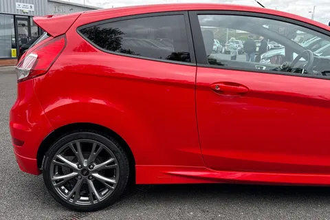31 of 49 for Ford Fiesta 1.0T EcoBoost ST-Line Euro 6 (s/s) 3dr
