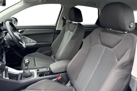16 of 57 for Audi Q3 2.0 TDI 35 Sport quattro Euro 6 (s/s) 5dr