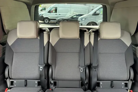 19 of 64 for VOLKSWAGEN CALIFORNIA 2.0 TDI Beach Camper 5dr DSG