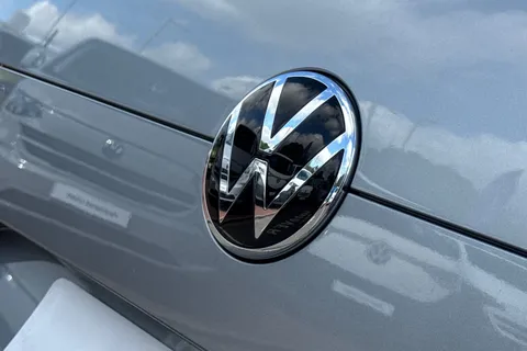 38 of 64 for VOLKSWAGEN CALIFORNIA 2.0 TDI Beach Camper 5dr DSG