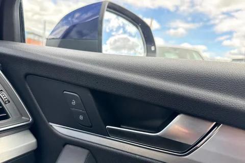 MV69UXD Audi Q5 S line 45 TFSI quattro 245 PS S tronic Thumbnail #21