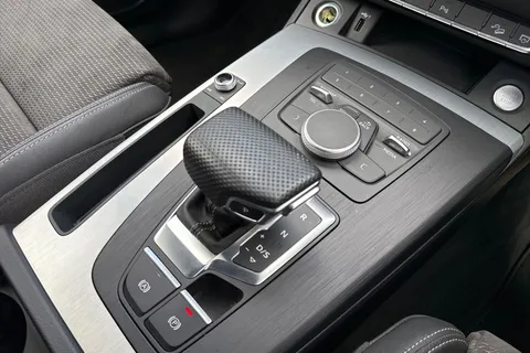 MV69UXD Audi Q5 S line 45 TFSI quattro 245 PS S tronic Thumbnail #23