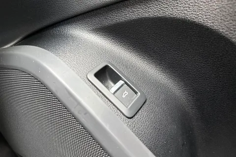 MV69UXD Audi Q5 S line 45 TFSI quattro 245 PS S tronic Thumbnail #43