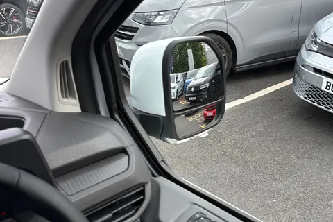 KR26GRX Volkswagen Transporter 2.0 TDI 170 Commerce Pro Kombi Van Auto Thumbnail #22