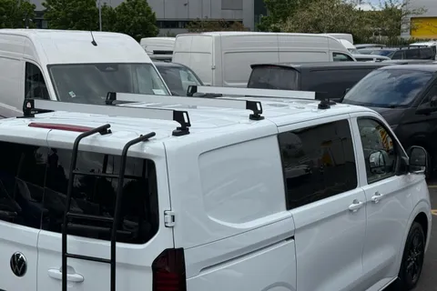 KR26GRX Volkswagen Transporter 2.0 TDI 170 Commerce Pro Kombi Van Auto Thumbnail #35