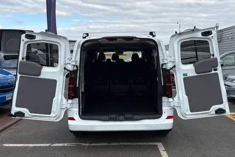 KR26GRX Volkswagen Transporter 2.0 TDI 170 Commerce Pro Kombi Van Auto Thumbnail #44