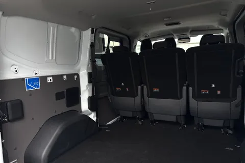 KR26GRX Volkswagen Transporter 2.0 TDI 170 Commerce Pro Kombi Van Auto Thumbnail #46
