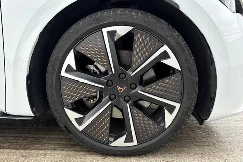 KP75RHJ CUPRA Born e-Boost 79kWh VZ Auto 5dr Thumbnail #7