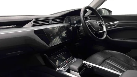 7 of 10 for Audi e-tron 50 Technik Auto quattro 5dr 71.2kWh