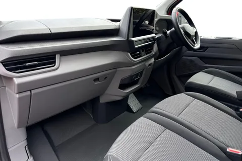 PK26UEA Volkswagen Transporter 2.0 TDI 150 Commerce Pro Van 4MOTION Auto Thumbnail #15