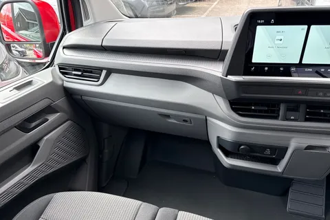 PK26UEA Volkswagen Transporter 2.0 TDI 150 Commerce Pro Van 4MOTION Auto Thumbnail #20