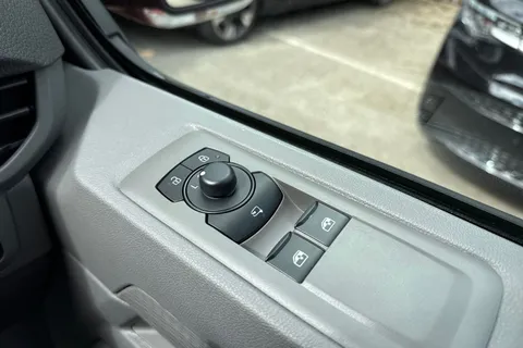 PK26UEA Volkswagen Transporter 2.0 TDI 150 Commerce Pro Van 4MOTION Auto Thumbnail #21