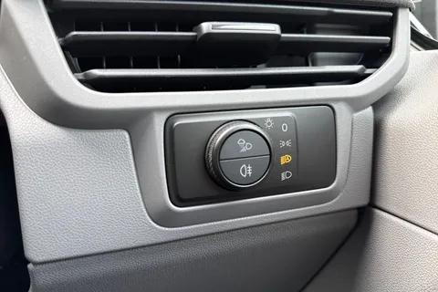 PK26UEA Volkswagen Transporter 2.0 TDI 150 Commerce Pro Van 4MOTION Auto Thumbnail #38