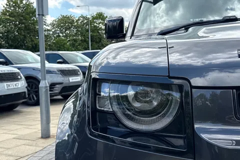 HG72DDZ Land Rover Defender 110 3.0 D250 Hard Top HSE 5dr Thumbnail #32