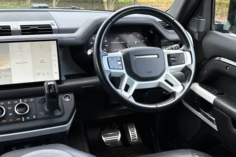 HG72DDZ Land Rover Defender 110 3.0 D250 Hard Top HSE 5dr Thumbnail #46