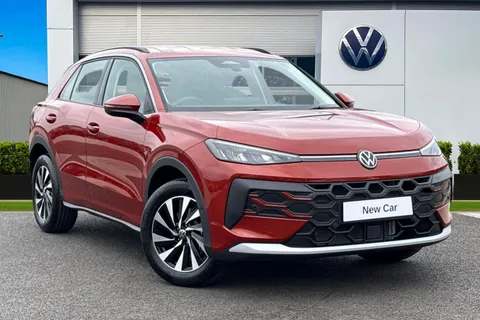  Volkswagen T-Roc 1.5 eTSI MHEV Life DSG Euro 6 (s/s) 5dr Thumbnail #2
