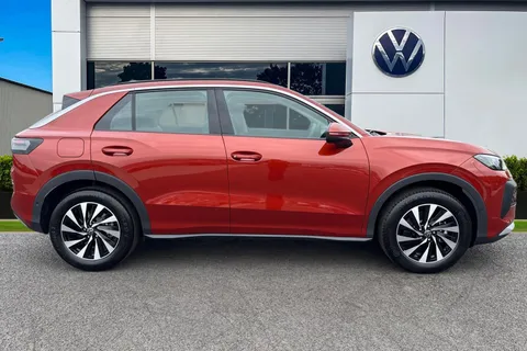  Volkswagen T-Roc 1.5 eTSI MHEV Life DSG Euro 6 (s/s) 5dr Thumbnail #4